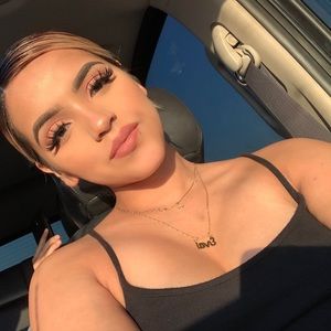 Meet your Posher, Eva